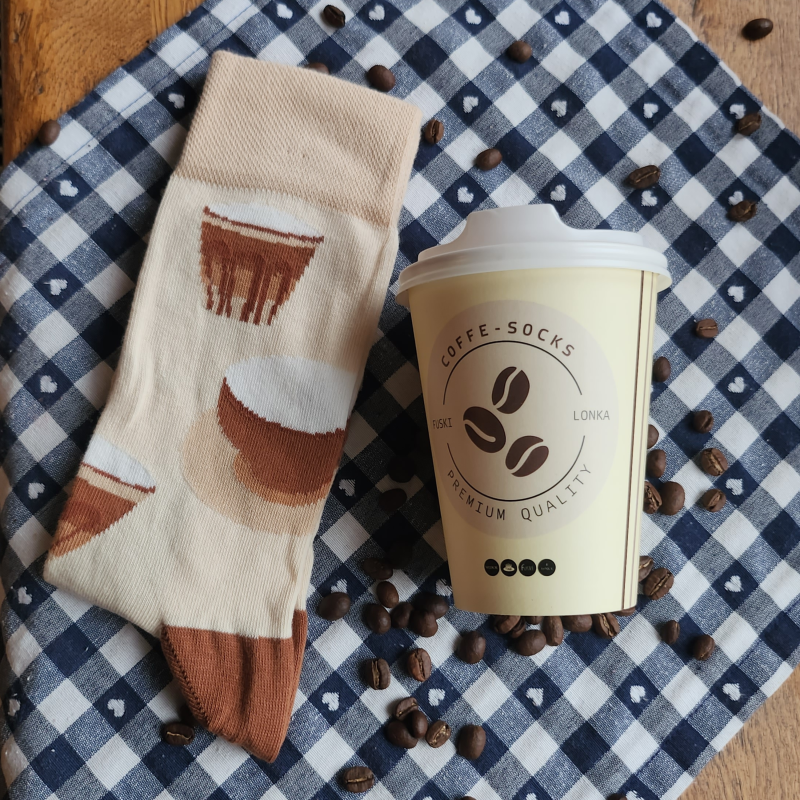 kávové ponožky lattee v kelímku